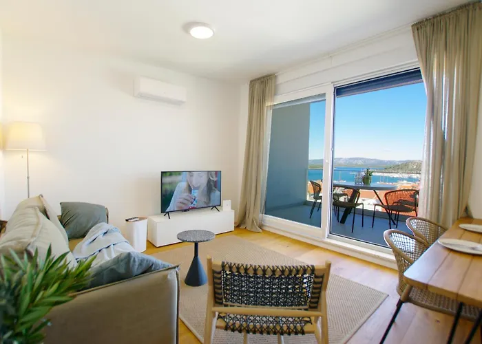 New In With 3 Bedrooms Id895 * Murter