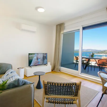 New In With 3 Bedrooms Id895 * Murter